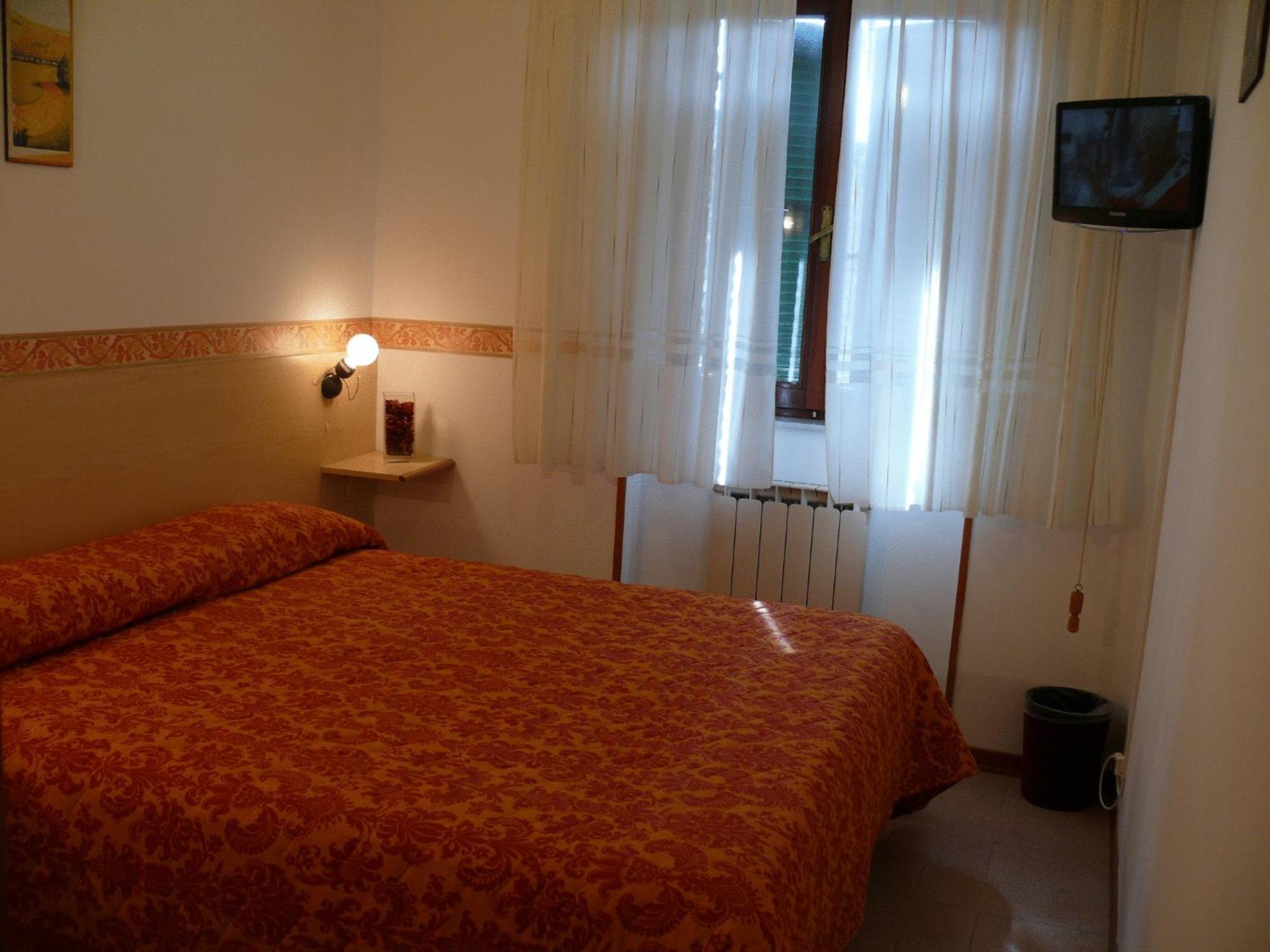 Due Torri Hotel San Severino Marche Exterior foto