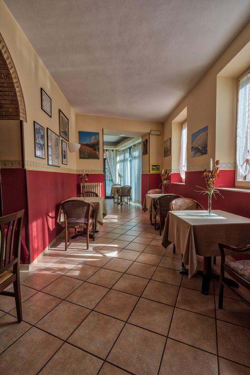 Due Torri Hotel San Severino Marche Exterior foto