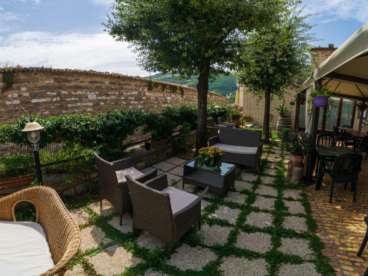 Due Torri Hotel San Severino Marche Exterior foto